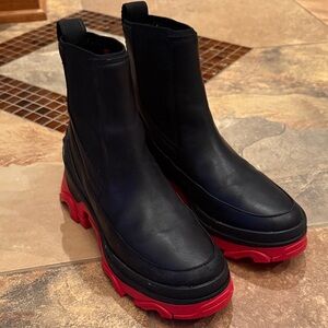 Sorel Black and Red Ankle Boots 6